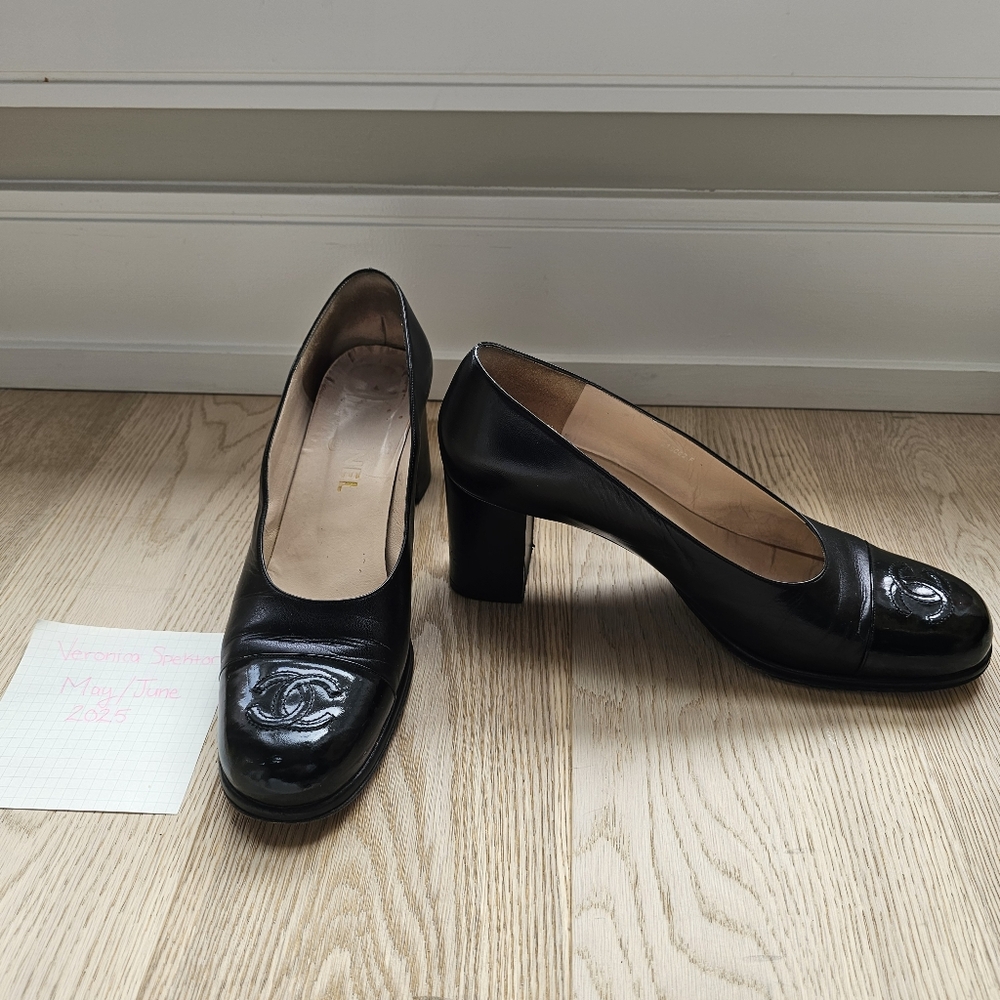 Authentic Vintage Chanel Women's Black Leather Shoes Size 40.5